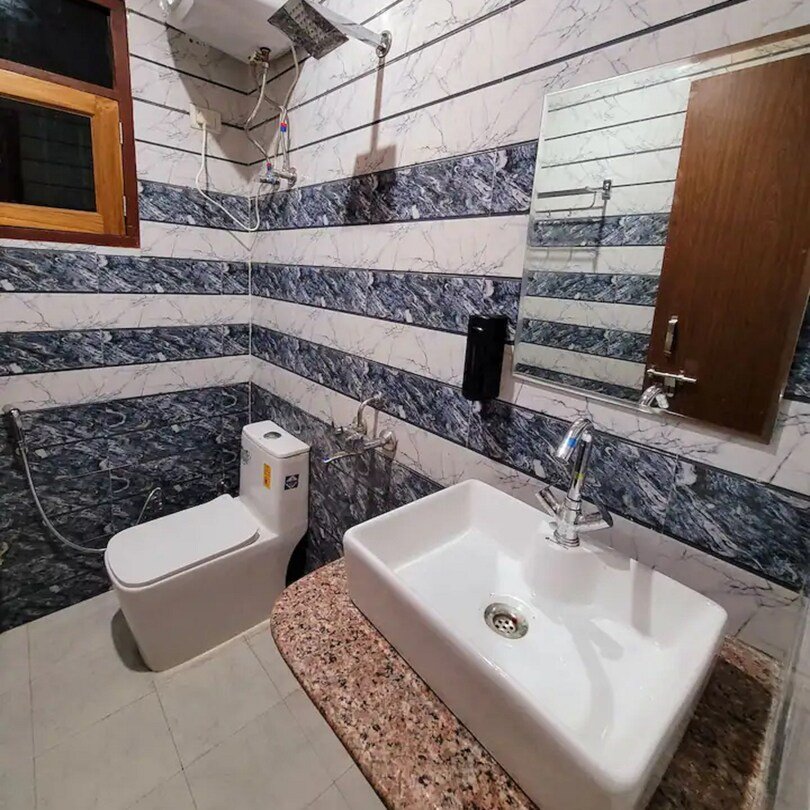 Floor for Sale in Phase 7, Mohali — photo 2 of 10